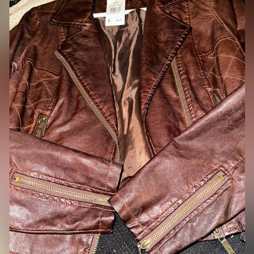 Vanity Jacket - Picture 3 of 6